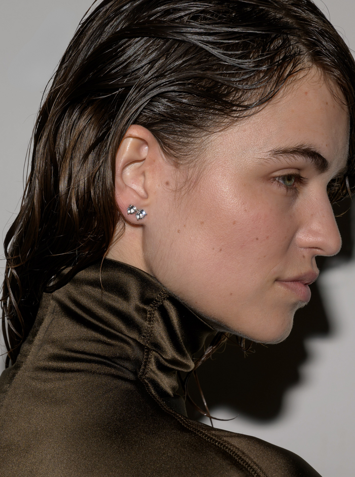 CLASSIC MARTINI STUD EARRINGS IN MOISSANITE, 18K GOLD VERMEIL