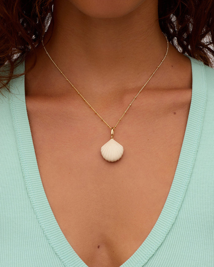 Scallop Enamel Parker Charm || option::18K Gold Plated, Cream