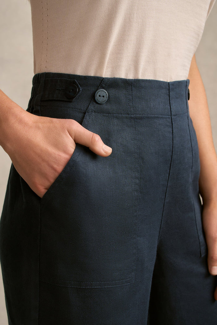 Tab Detail Linen Short - Ink