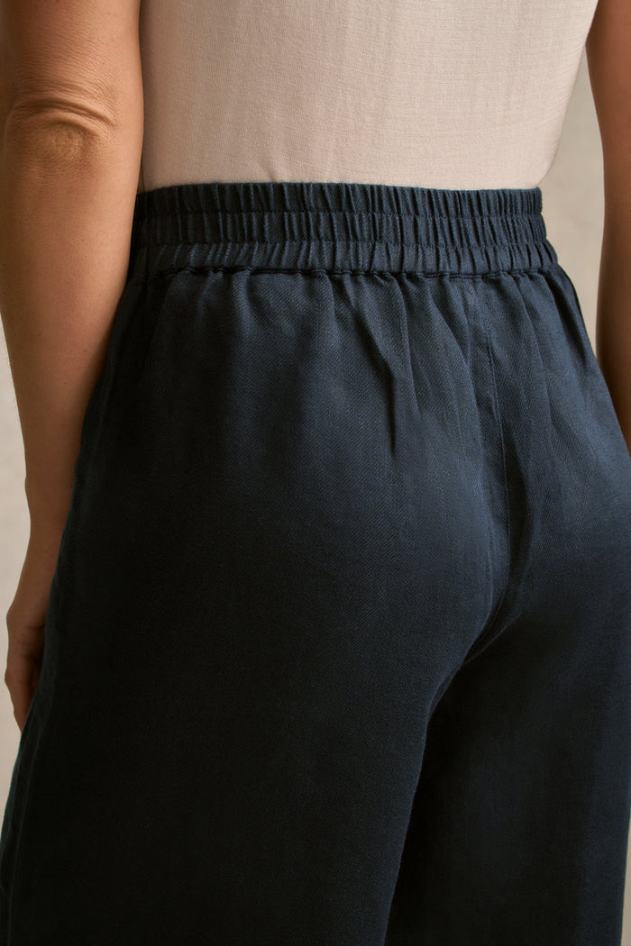 Tab Detail Linen Short - Ink
